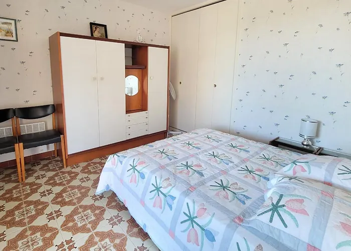 Bright Seafront Fréjus